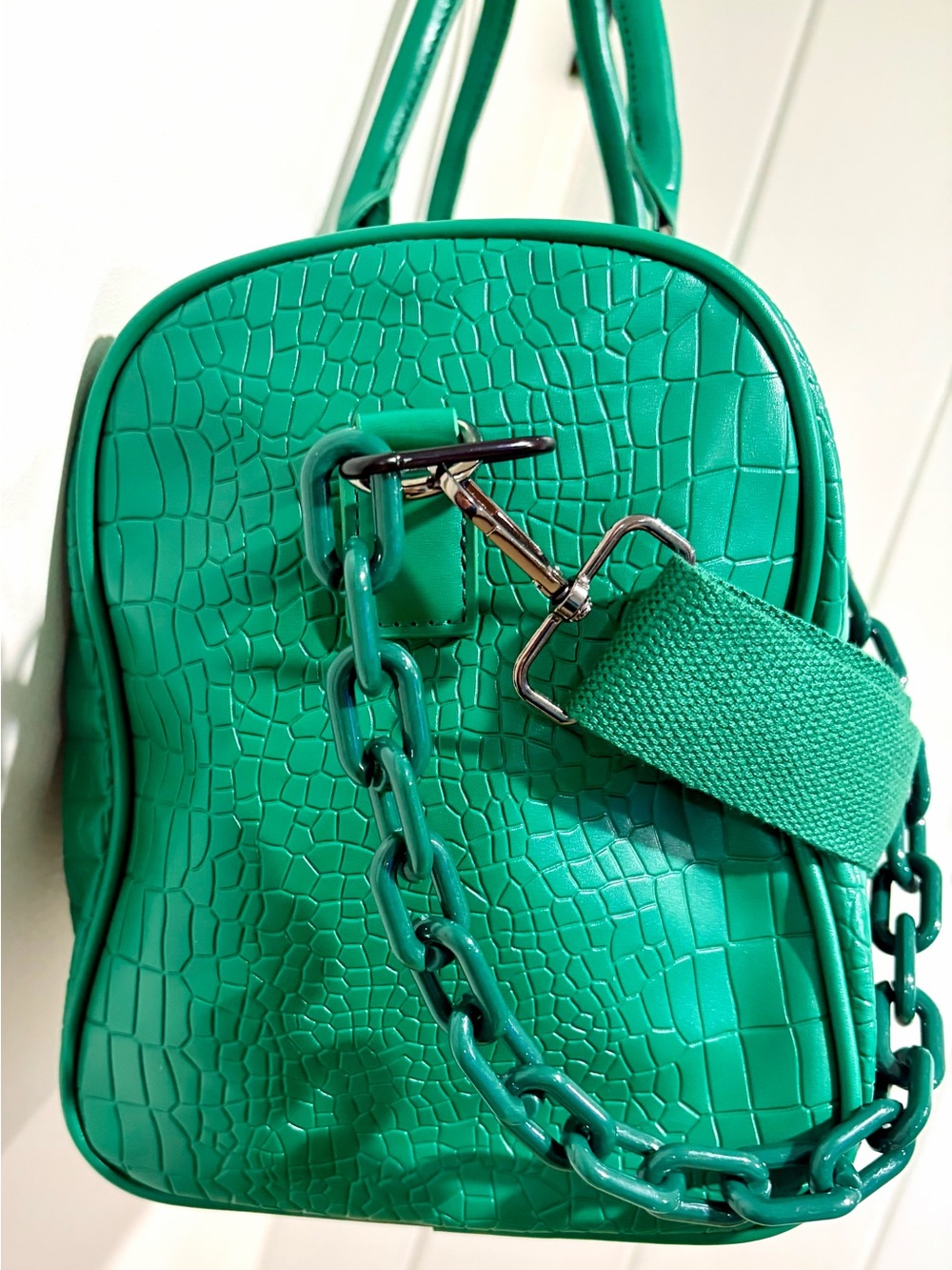 *NEW* Privata Emerald Green Duffle with Crossbody & Chain & COA - Picture 3 of 7